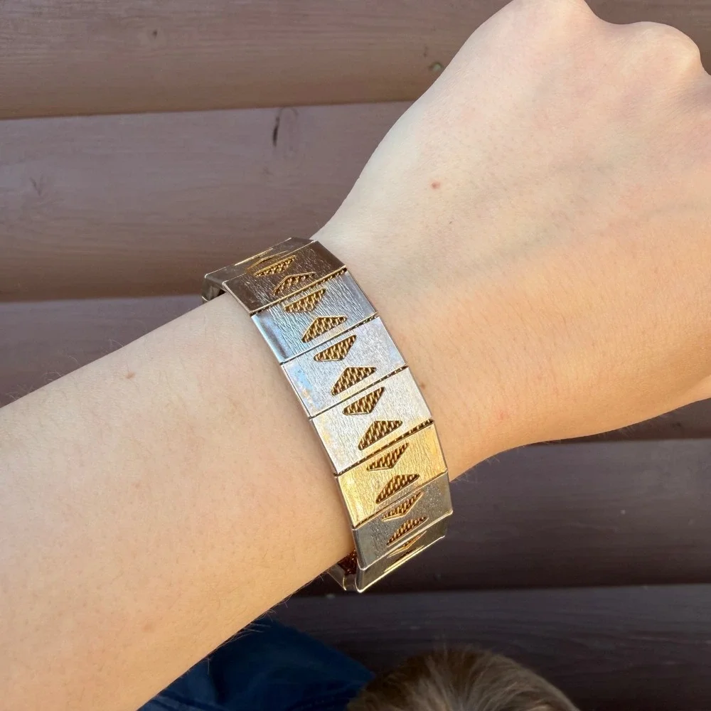 Vintage Panel Bracelet Womens 7.5 Inch Gold Tone Geometric Textured Mesh Link